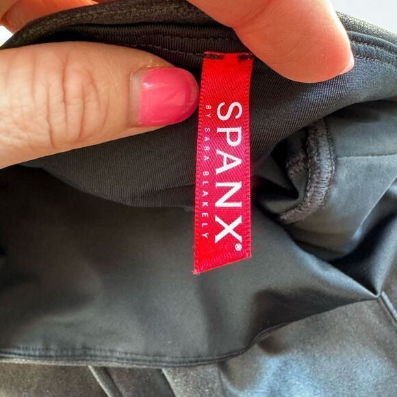 SPANX Women’s Sz Medium Petite Faux Leather High Rise Leggings Black Compression - Picture 8 of 14